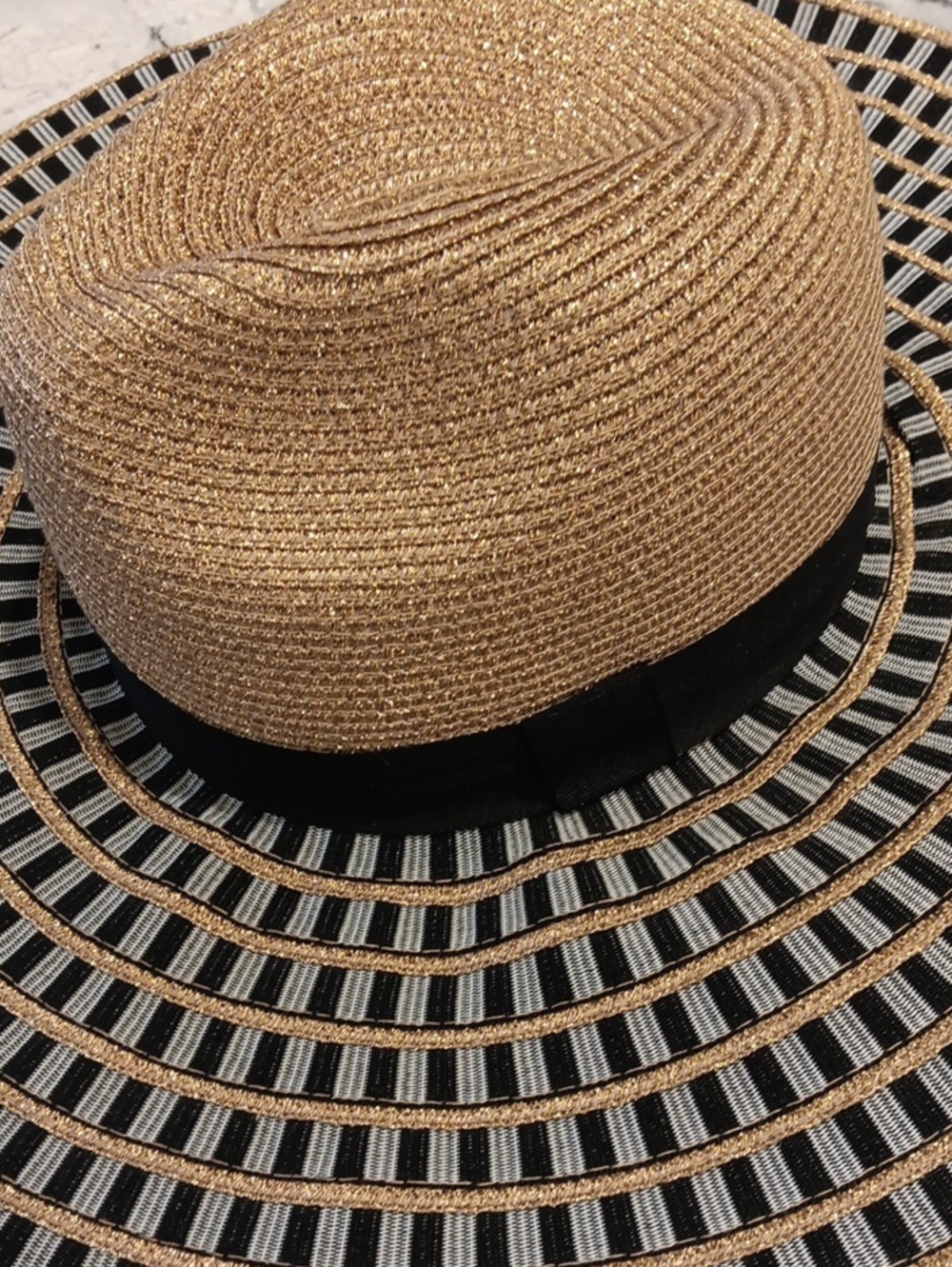 Fabulous SHIRALEAH CHICAGO Wide Brim Straw Sun Hat - Black & gold - Picture 2 of 3